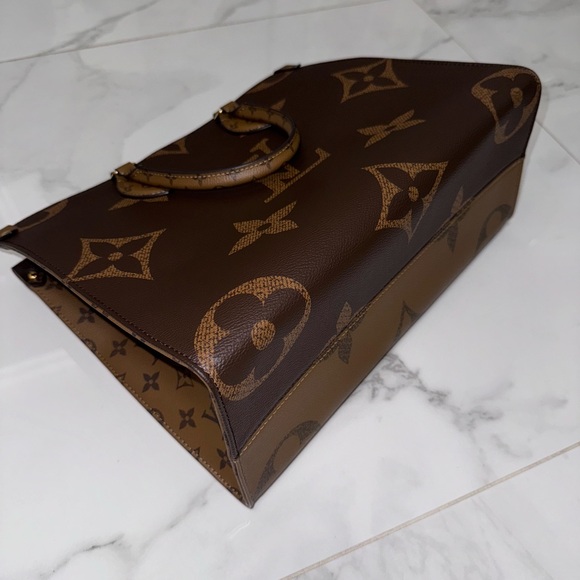 LV medium size leather tote bag - Picture 8 of 8